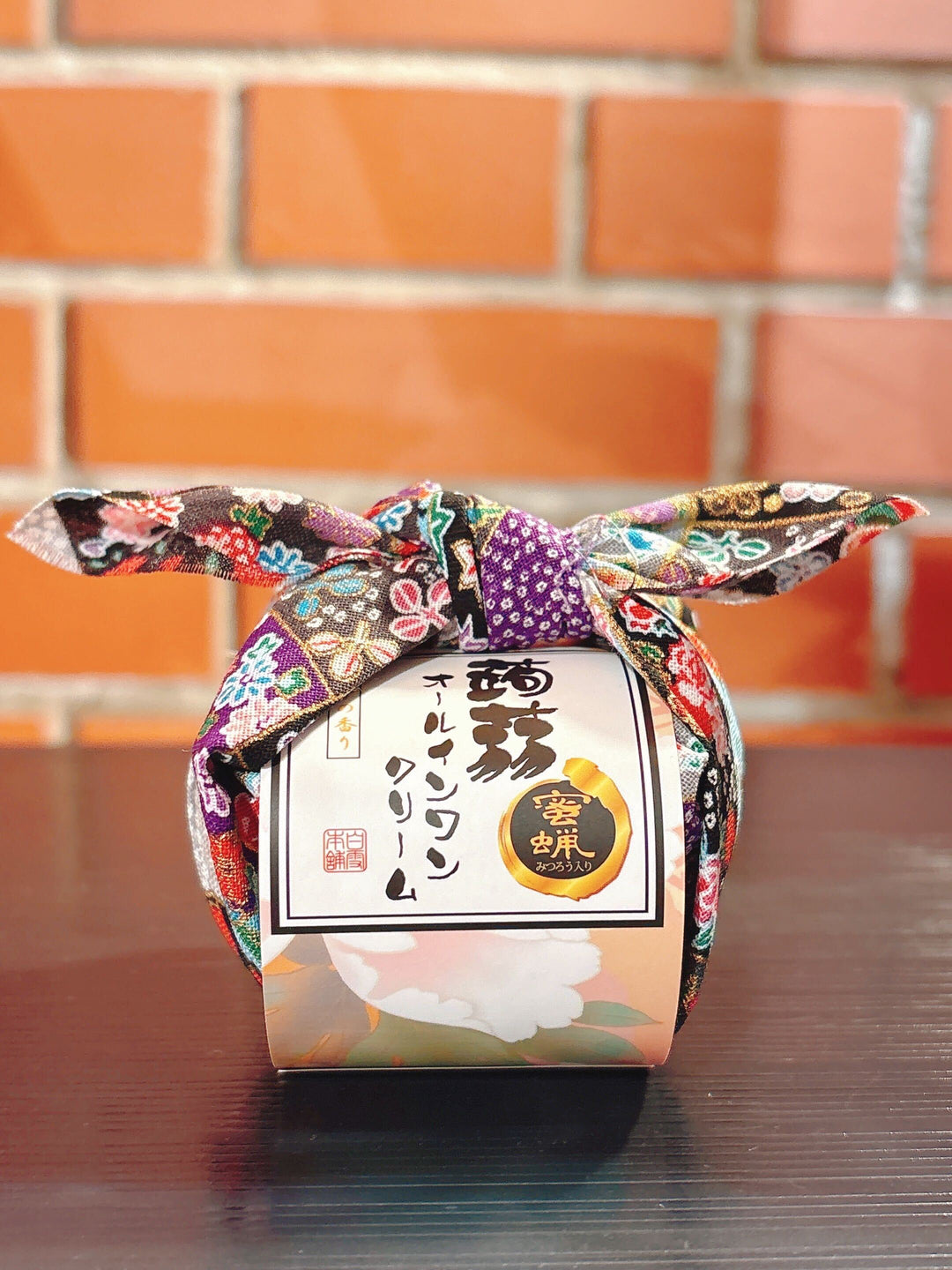 赤レンガ店よりオールインワンクリームの紹介です。